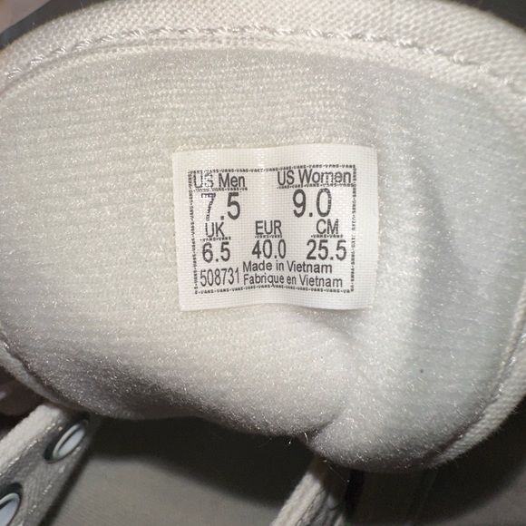 Vans Women's White and Red Floral Sneakers - Picture 4 of 4